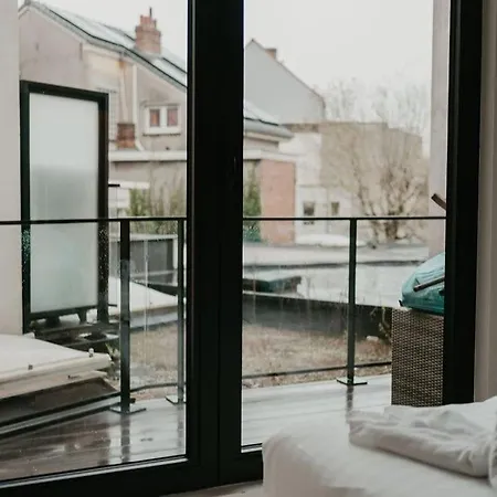 Modern Near - Easy Access, Ideal Living *