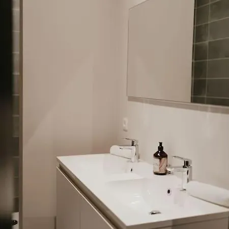 Modern Near - Easy Access, Ideal Living *